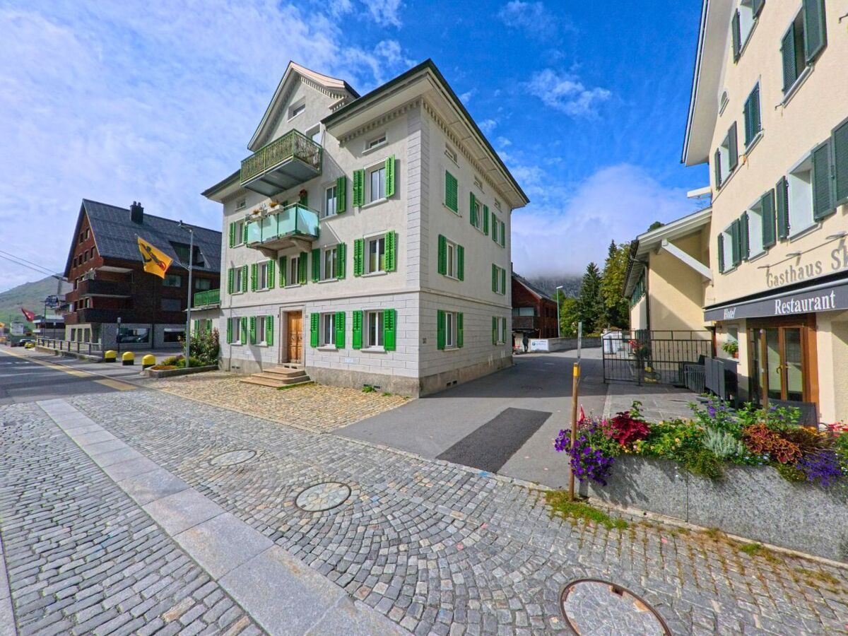 andermatt-6490-wohnhaus-mit-gasthaus.jpg