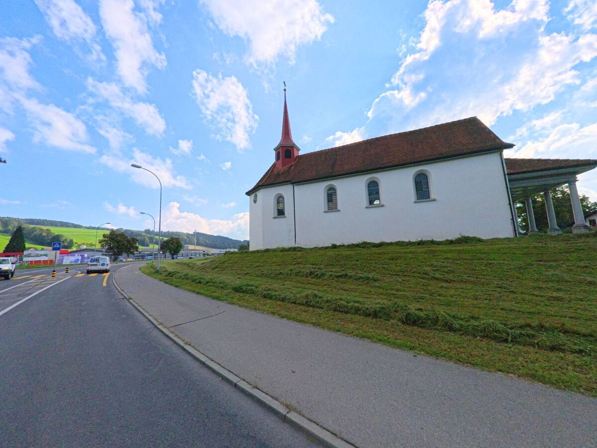beromuenster_6215_kirche_an_steigung