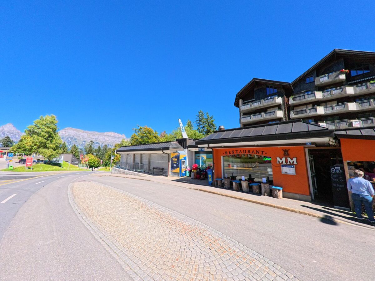 In Flums (8897, Kanton St. Gallen) befindet sich an einer leicht ansteigenden Strasse ein Restaurant mit sonniger Terrasse und Blick auf die Churfirsten.