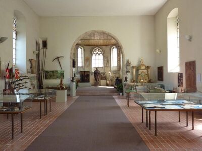 Im Heimatmuseum in Dornach (4143, Kanton Solothurn) werden historische Waffen, Kunstwerke und religiöse Exponate in einer ehemaligen Kapelle ausgestellt.Im Heimatmuseum in Dornach (4143, Kanton Solothurn) werden historische Waffen, Kunstwerke und religiöse Exponate in einer ehemaligen Kapelle ausgestellt.