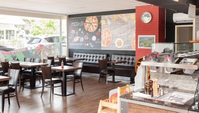 In Fahrwangen (5615, Kanton Aargau) befindet sich der Pizza-Kebap-Kurier Fahrwangen mit einladender Atmosphäre für Gäste.