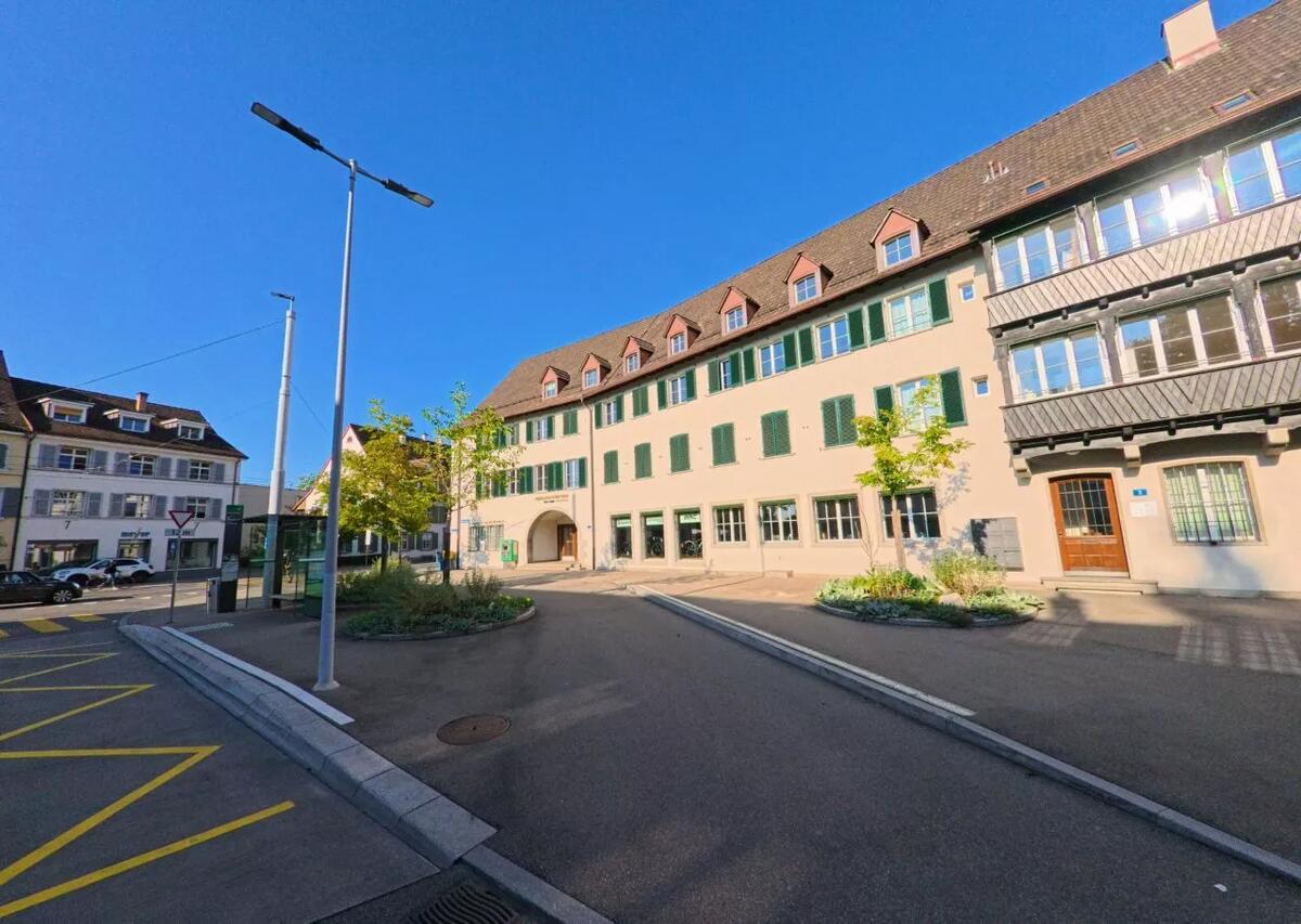 riehen-4125-rathausplatz-mit-fassaden.2ed971b51b50eb839091b4b42b971eaf.webp