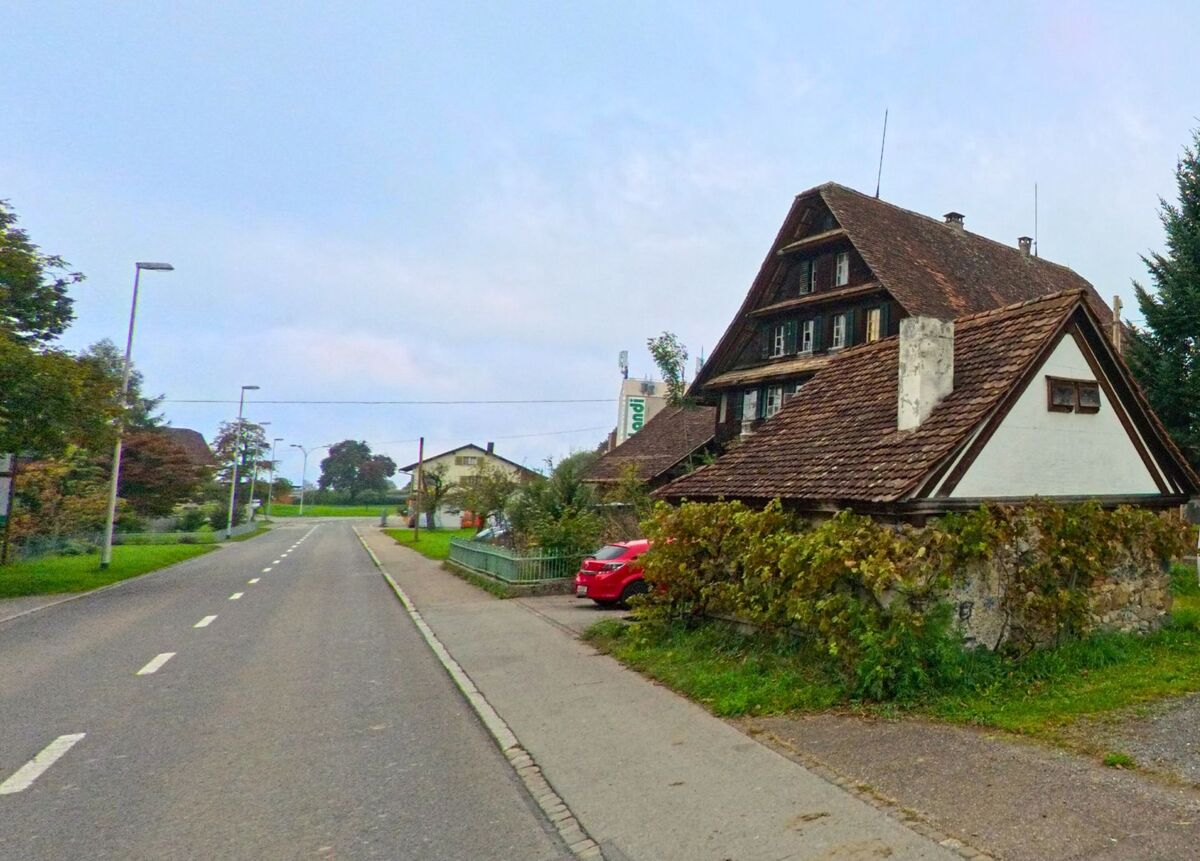 schongau_6288_strasse_mit_haus_und_auto.jpg