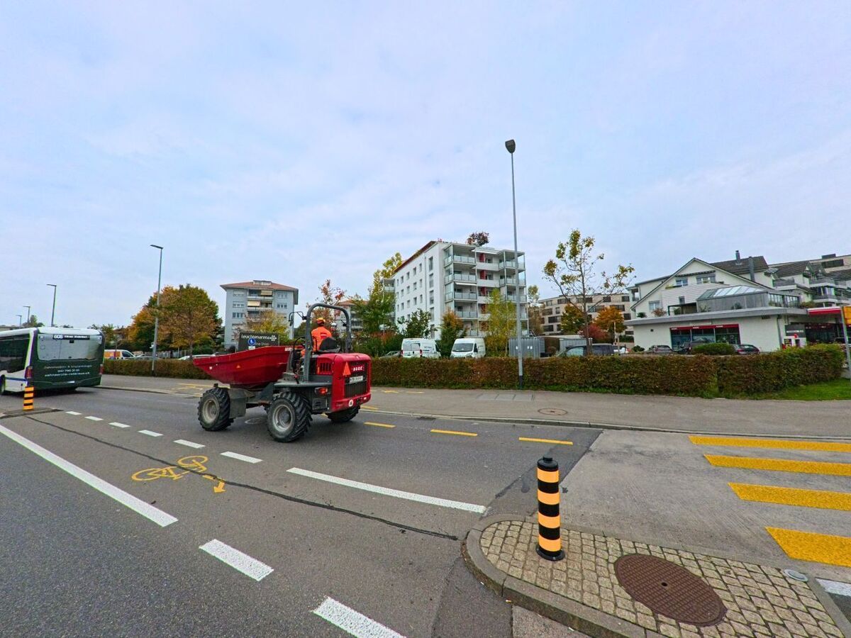 steinhausen-6312-baufahrzeug-strassenkreuzung..jpg