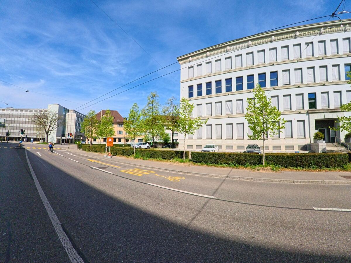 Winterthur (ZH): Strasse und Stadtansicht im Zentrum